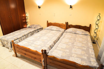 Artemis Studios And Apartments Psarou  المظهر الخارجي الصورة