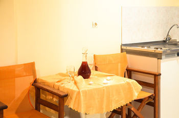 Artemis Studios And Apartments Psarou  المظهر الخارجي الصورة