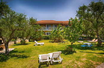 Artemis Studios And Apartments Psarou  المظهر الخارجي الصورة